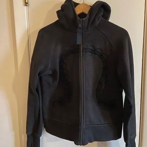 Lululemon Sweatshirt size 8